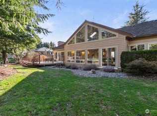 8930 Bald Eagle Dr, Blaine, WA 98230