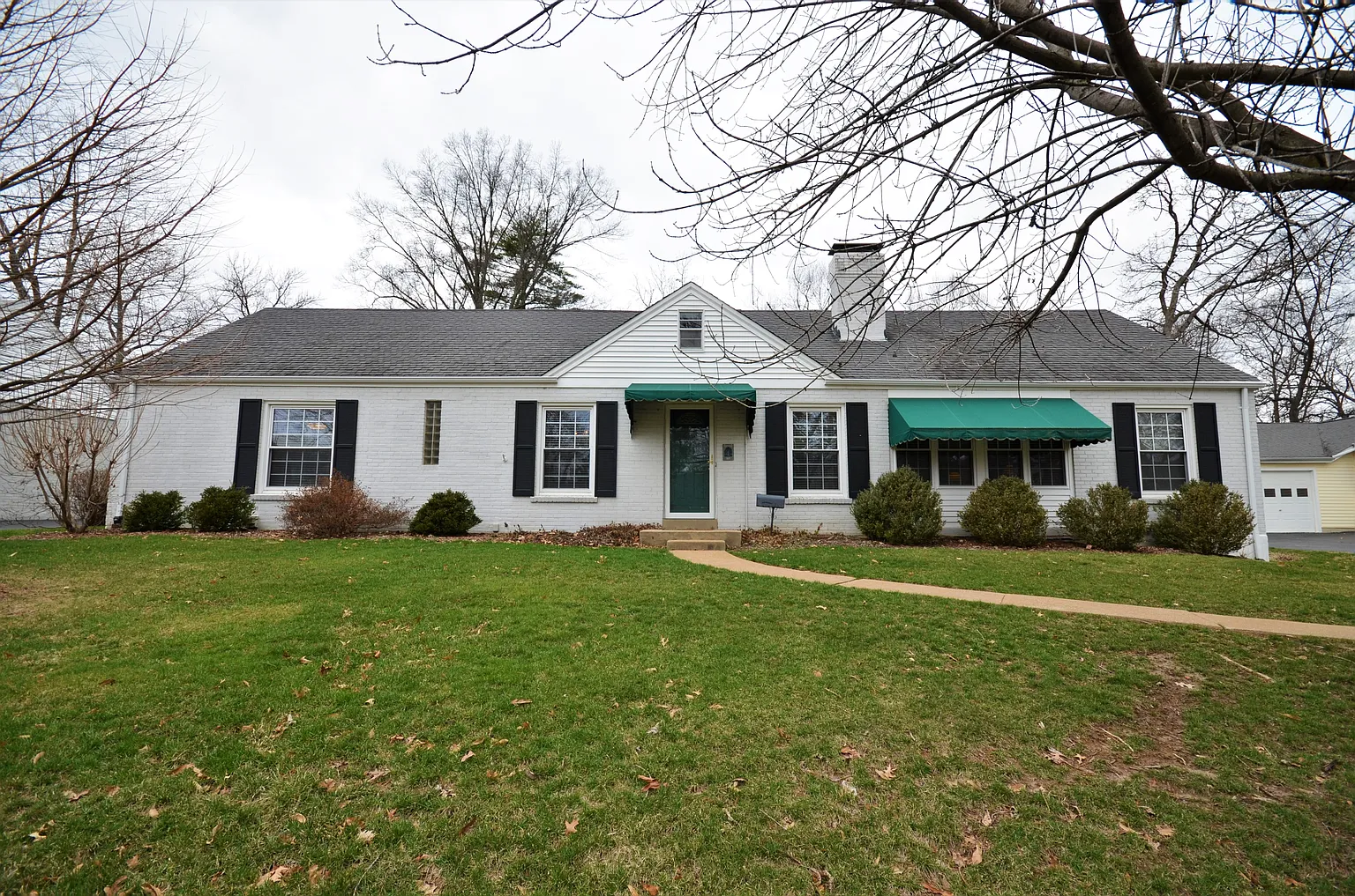 907 Wood Ave photo 1