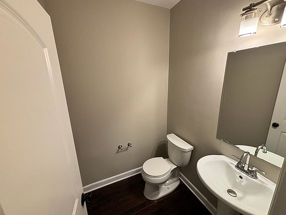 4th image of 2253 Indiana Ave