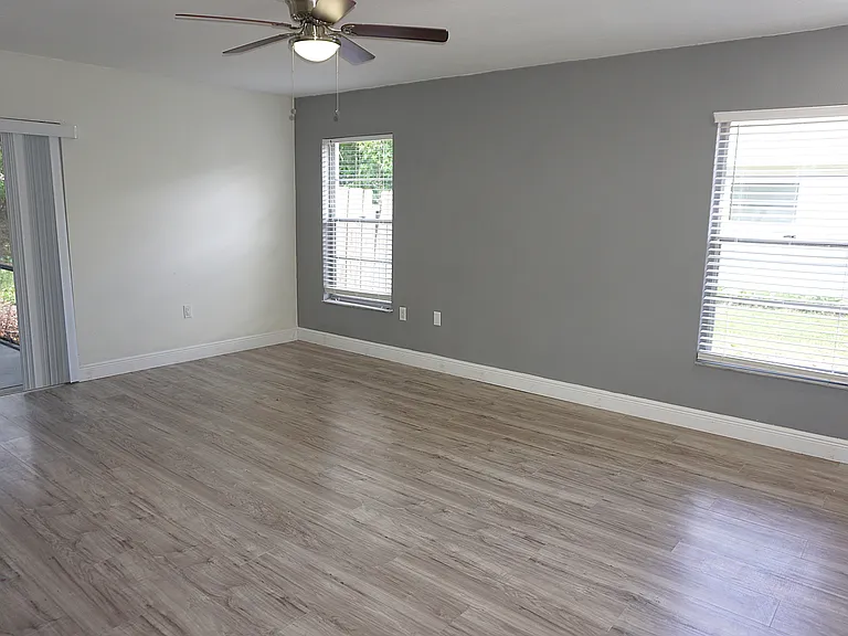 8511 Shady Glen Dr — Photo 6