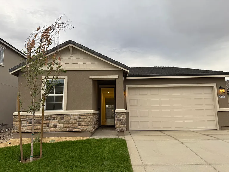 1759 Eagle Landing Dr — Photo 1
