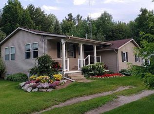 8864 Major Douglas Sloan Rd, Charlevoix, MI 49720