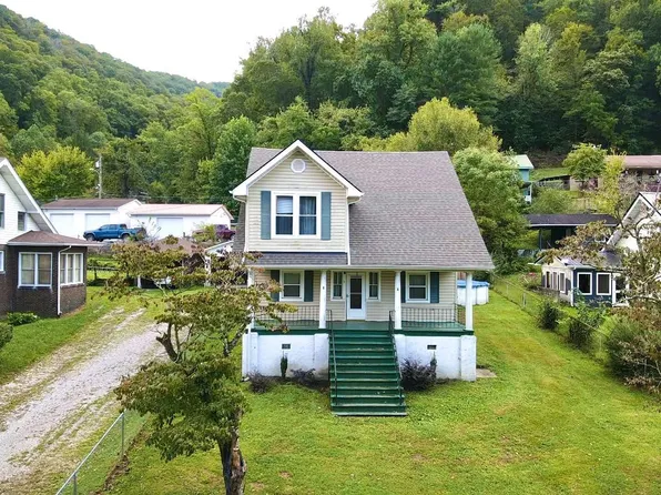 412 Poplar Ter, Harlan, KY 40831