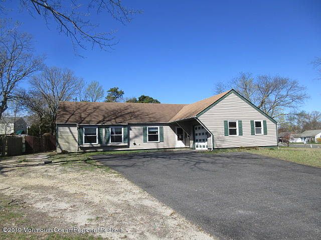 1st image of 860 Peppertree Dr