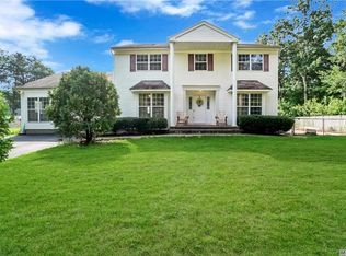 80 Pleasant Ave, Centereach, NY 11720