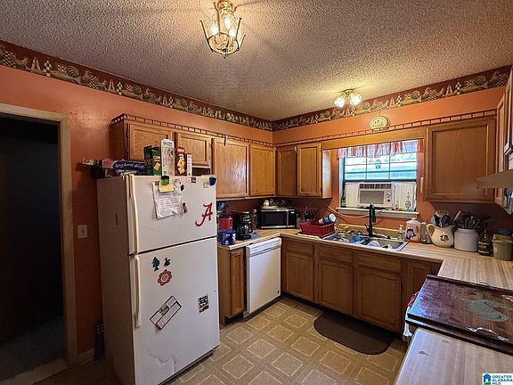 4th image of 1608 27th Ave N
