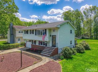 630 Dewey Rd, North Brunswick, NJ 08902