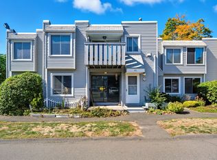 6 Birch Ln UNIT L, East Haven, CT 06513
