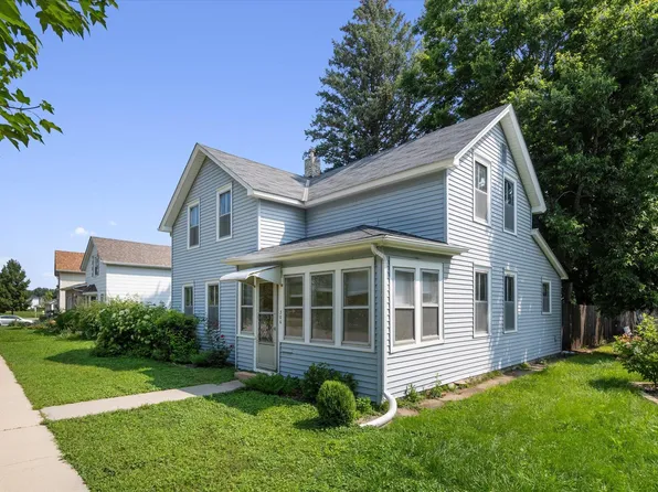 306 N Maple St, Chaska, MN 55318