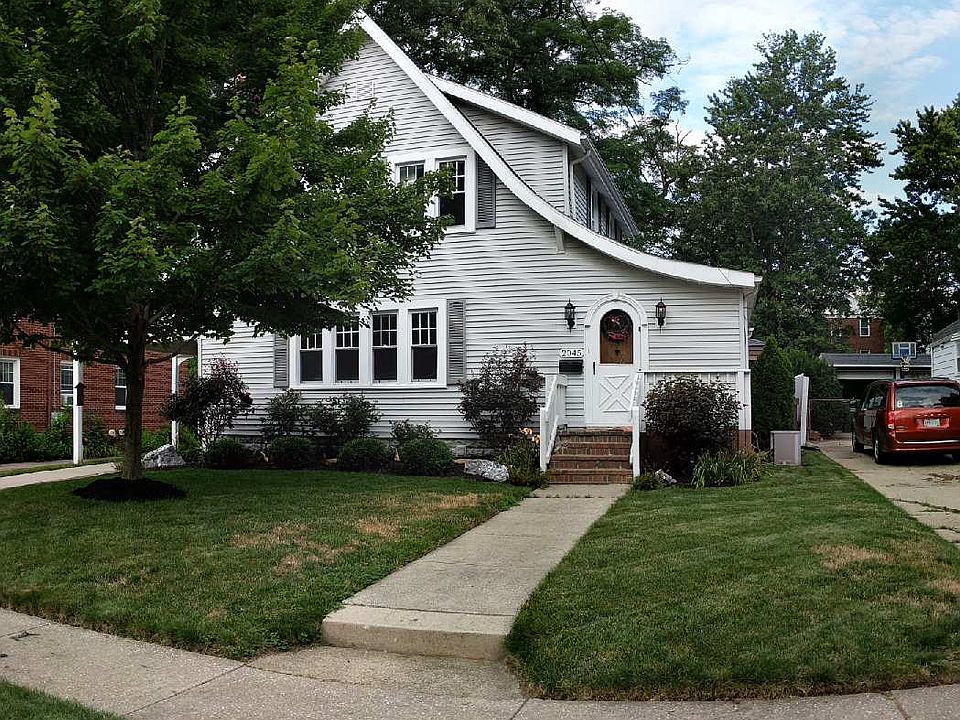 1st image of 2045 12th St