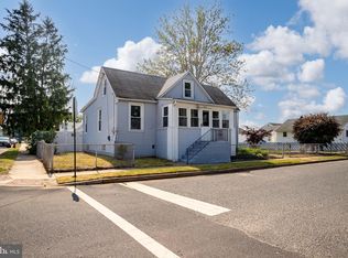 916 Walnut St, Burlington, NJ 08016