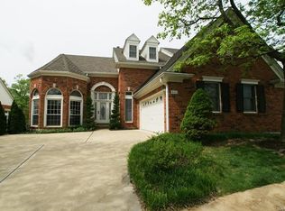 663 Spyglass Summit Dr, Chesterfield, MO 63017