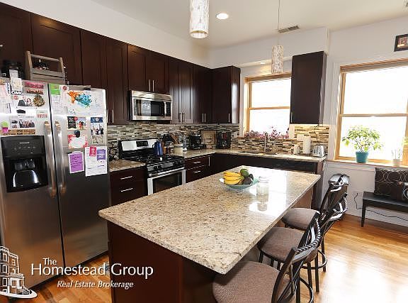 3rd image of 3511 N Ravenswood Ave #One
