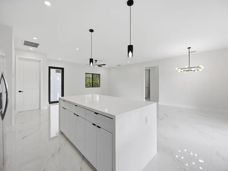 1299 Barton Ave — Photo 6