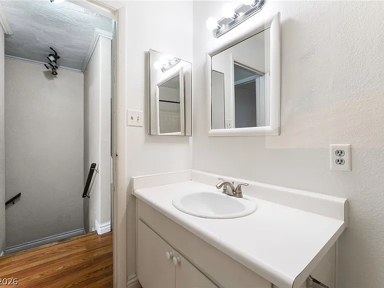 7084 Burcot Ave #J21 — Photo 22