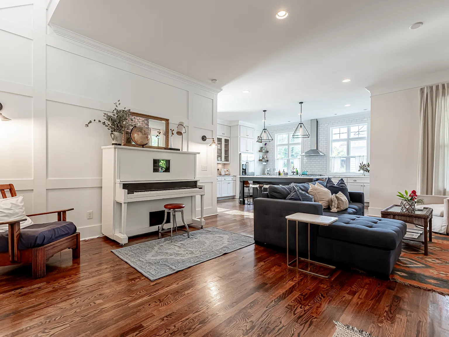 3 bed, 3.5 bath, 2509 sqft, $6,000 — Photo 4