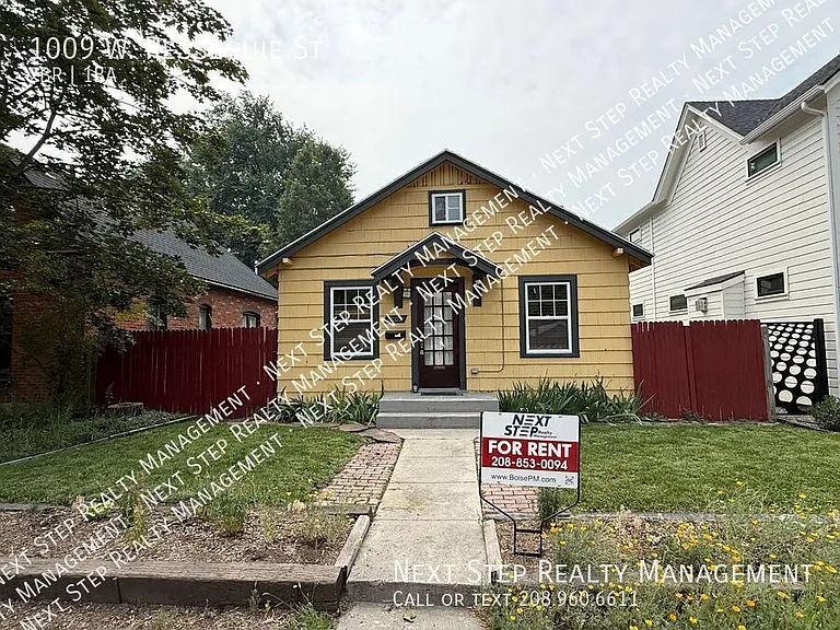 1009 W Resseguie St — Photo 1