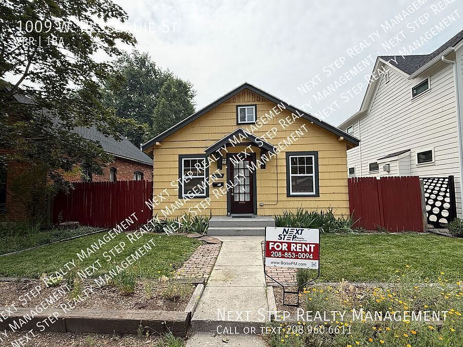 1st image of 1009 W Resseguie St