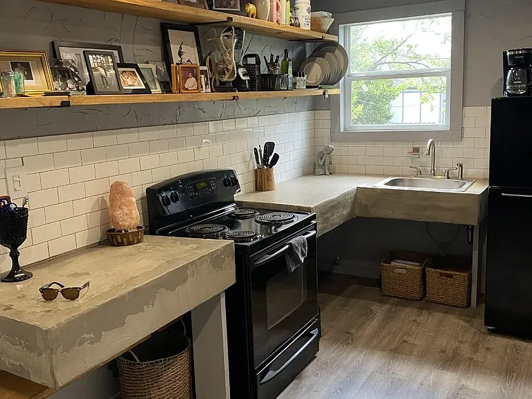 2019 McMillan Ave #2 — Photo 5