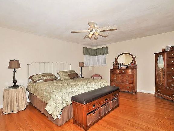 5th image of 8819 Rock Forest Dr