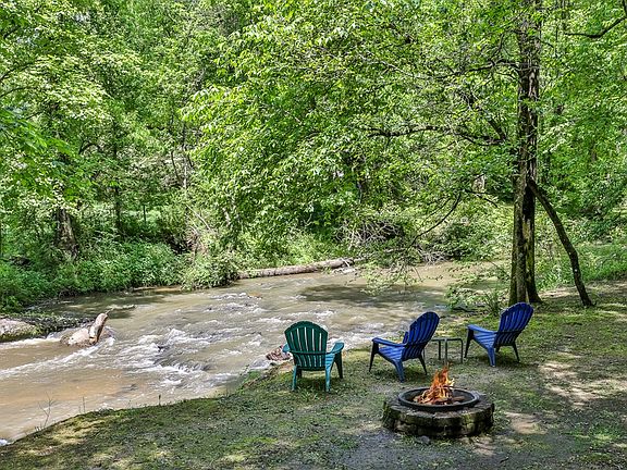 2nd image of 141 Azalea Trl