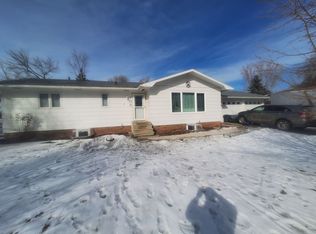 105 17th St NE, Devils Lake, ND 58301