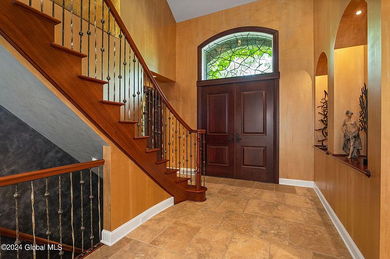 4th image of 36 Winding Brook Drive