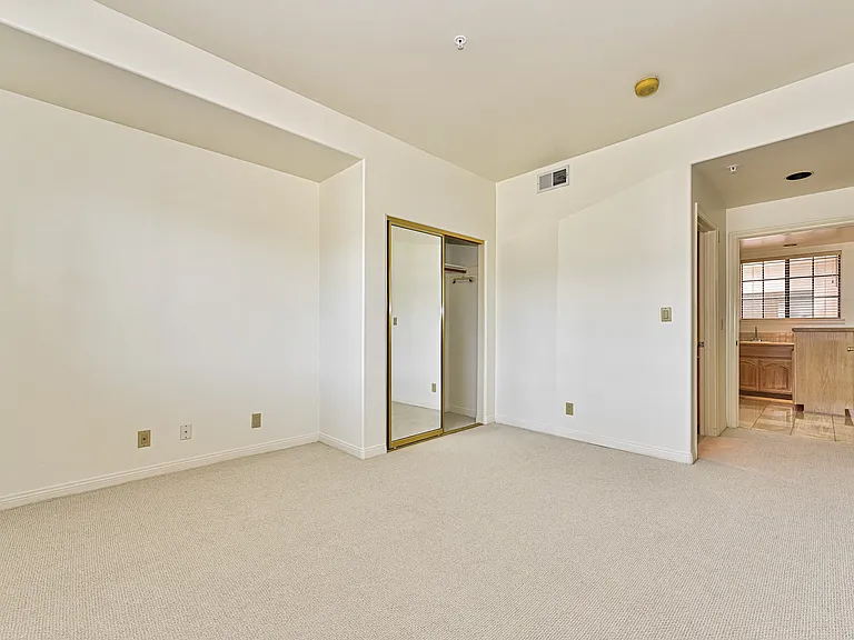 5319 Lindley Ave #303 — Photo 13