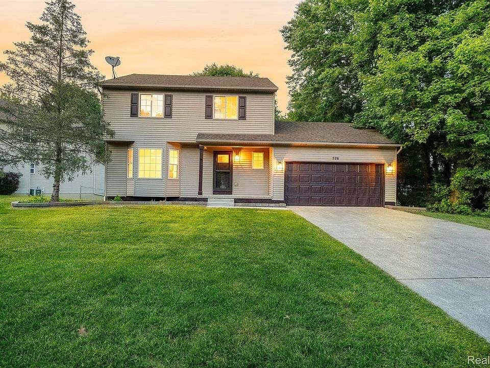 1st image of 526 Cove View Dr