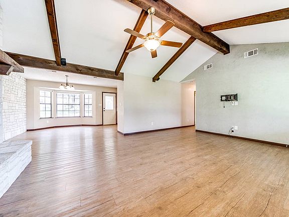 4th image of 124 Pleasant Valley Dr