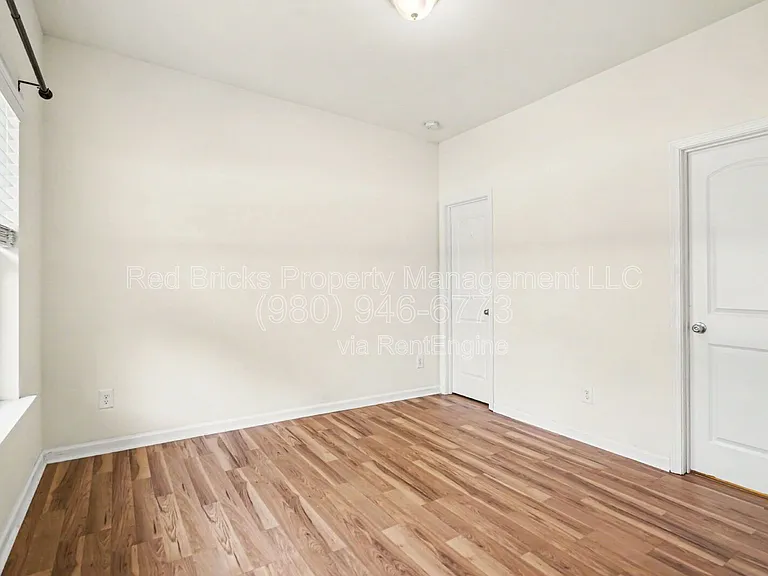 10420 Benfield Rd — Photo 13