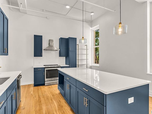 4th image of 300 20th St N APT 201