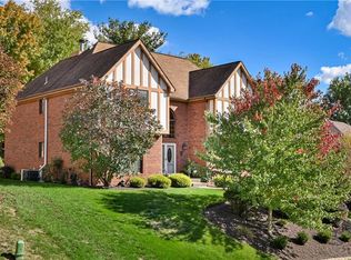 9972 Parkland Dr, Wexford, PA 15090