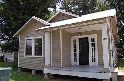 1st image of 410 Garnet St