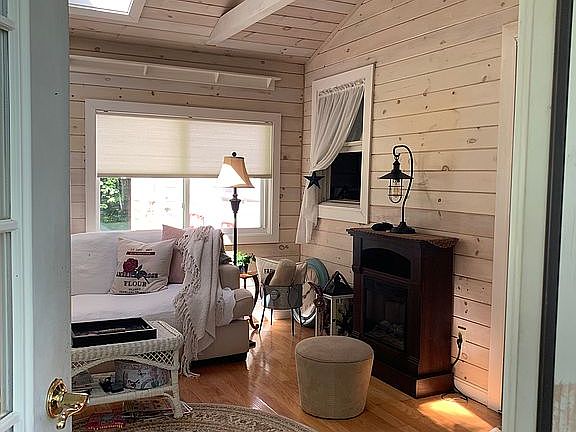 Sunroom off of kitchen