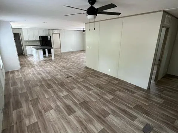 164 Chapel Hill Dr, Bastrop, TX 78602