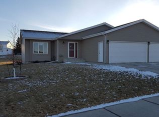 4813 Hitchcock Dr, Bismarck, ND 58503