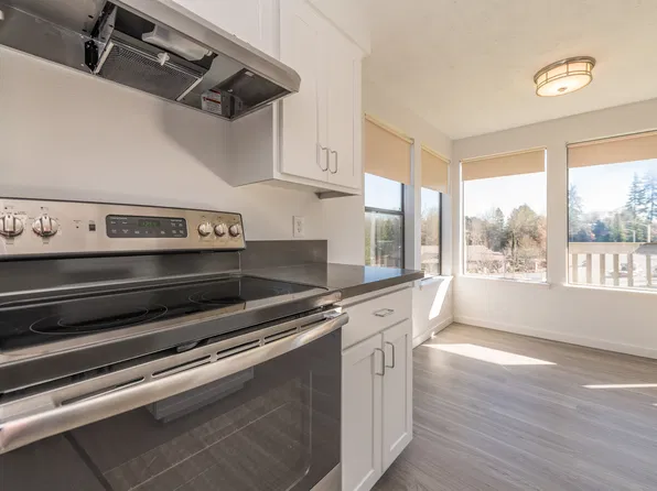 Hallwood Apartments, 7535 SW Hall Blvd #68, Beaverton, OR 97008