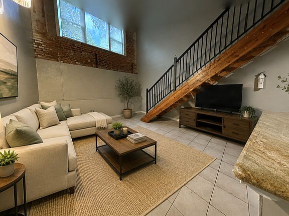 3rd image of 1302 W Cumberland St #1E