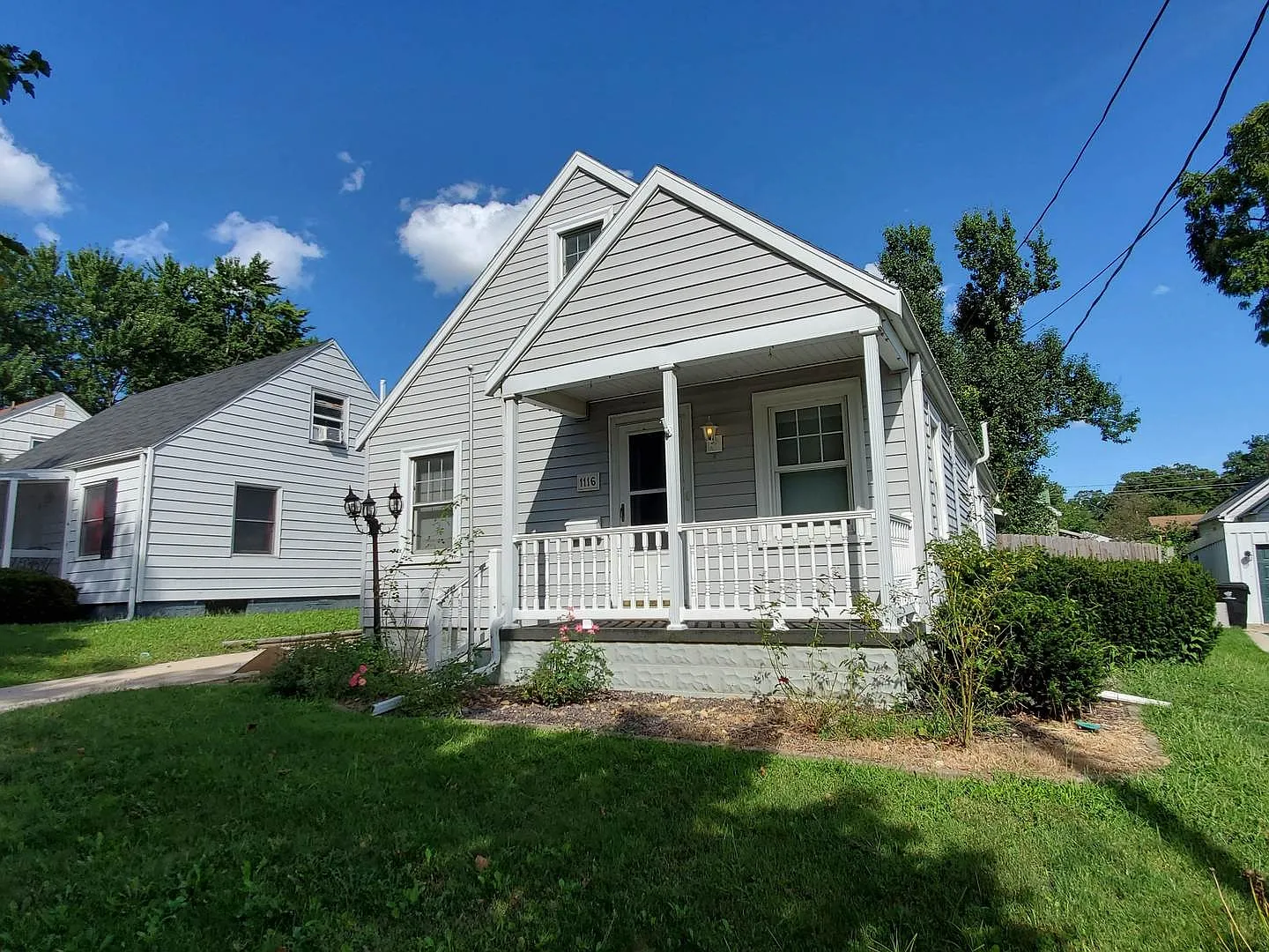 1116 Low St photo 1