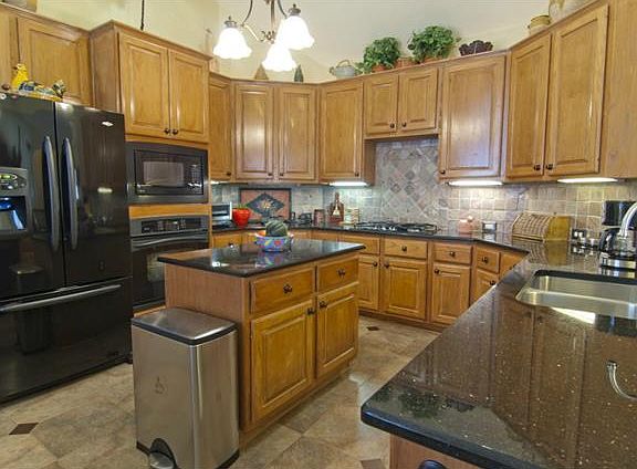 4th image of 1313 Coral Dr