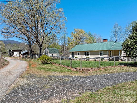 5th image of 1434 Lake Adger Rd