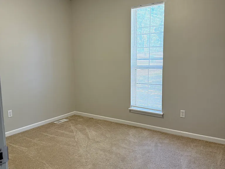 9409 Farrow Rd — Photo 13