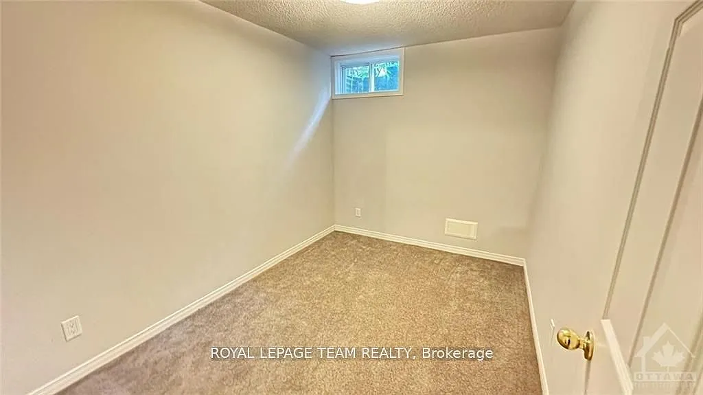 3 bed, $2,400 — Photo 2