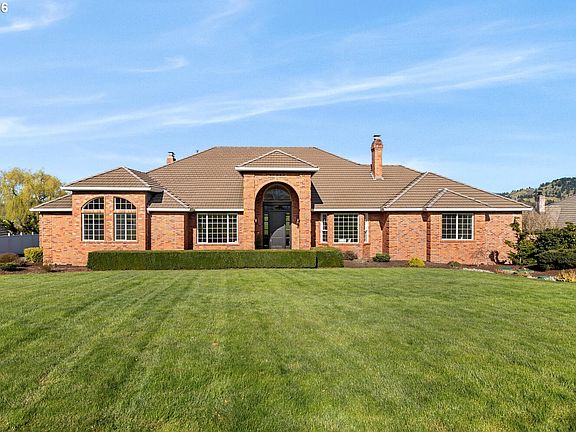 3rd image of 17400 NE Stoney Meadows Dr