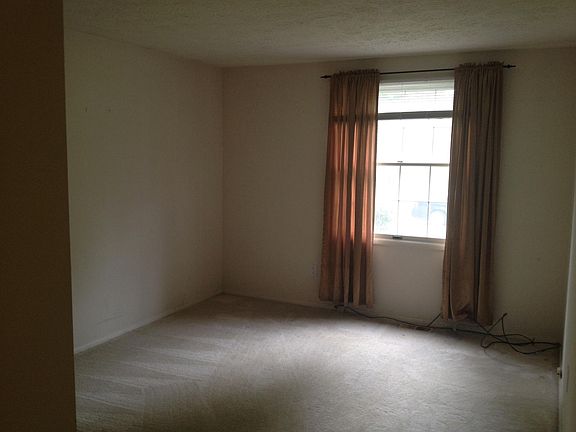 3rd image of 9018 Squire Ct