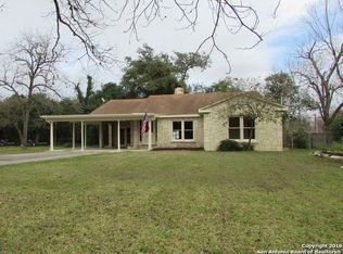 209 S Erkel Ave, Seguin, TX 78155