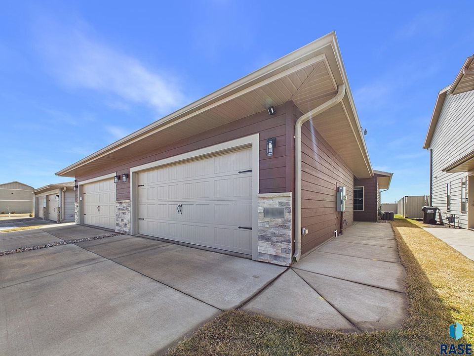 1st image of 9409 W Dolores Dr