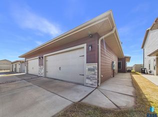 9409 W Dolores Dr, Sioux Falls, SD 57106
