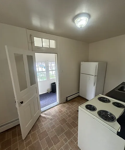 1107 W Poplar St #1 — Photo 3